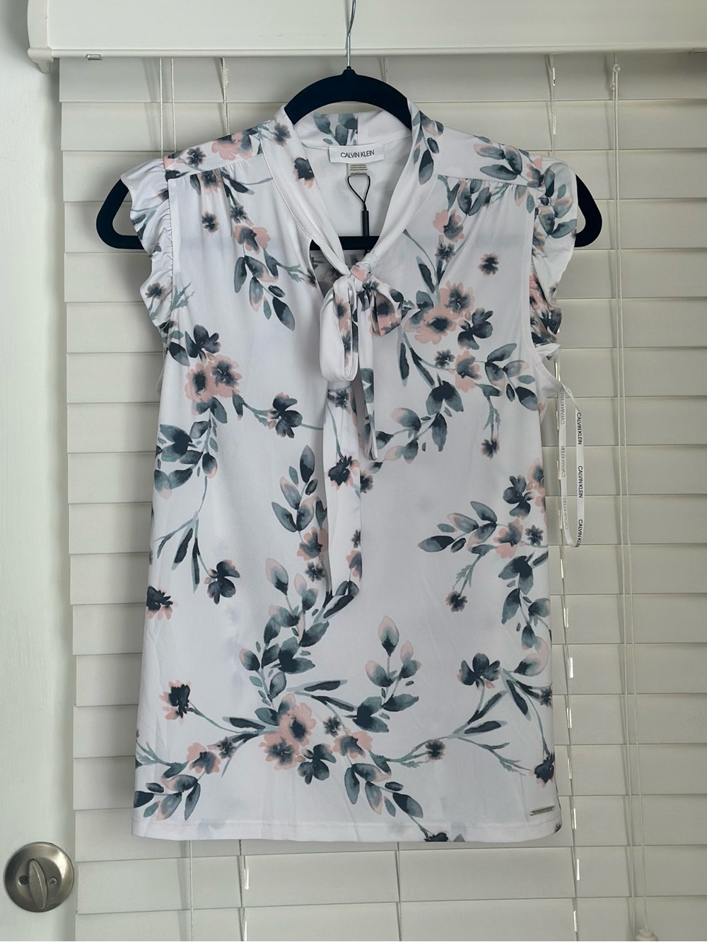Calvin Klein White Floral Tie-Neck Cap Sleeve Top